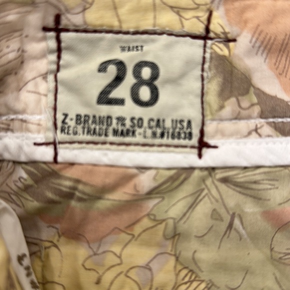 Z-BRAND WOMENS WHITE COTTON KNEE LENGTH SHORTS WITH STITCH DETAILING IN SIZE 28 - Picture 8 of 13